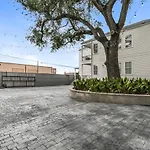 3Br Cottage By Hosteeva Close To St Charles W Pool