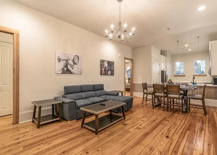 3Br Cottage By Hosteeva Close To St Charles W Pool