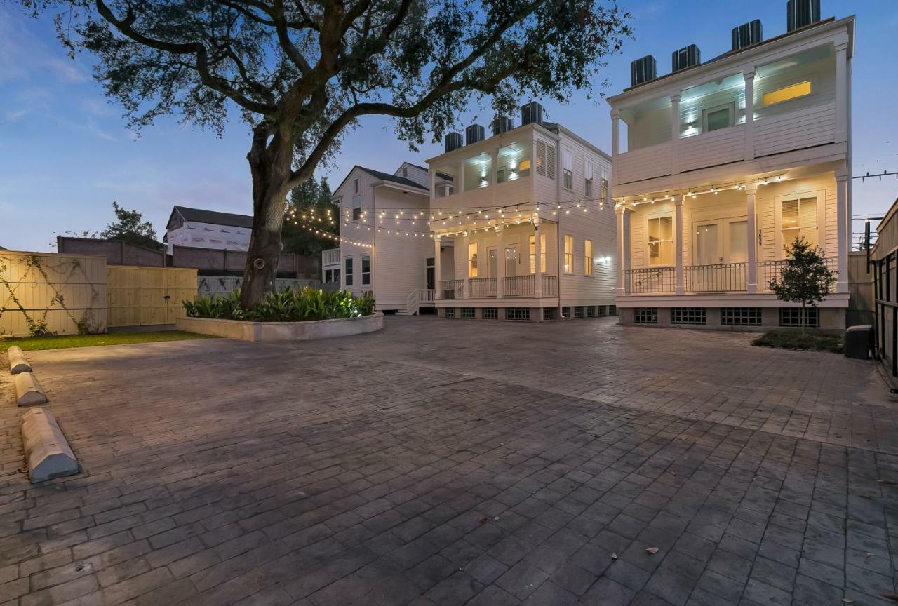 3br By Hosteeva Close To St Charles W Pool *