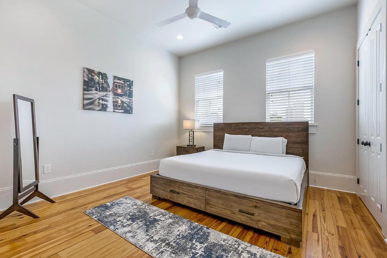 3br By Hosteeva Close To St Charles W Pool * New Orleans