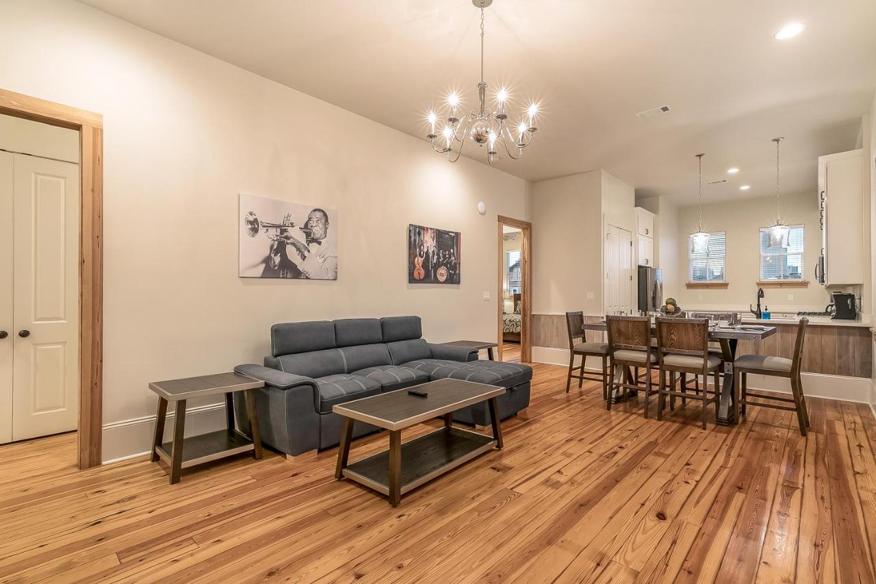 Apartment 3br By Hosteeva Close To St Charles W Pool *