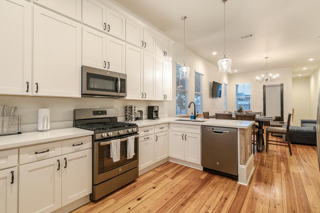 3br By Hosteeva Close To St Charles W Pool * New Orleans